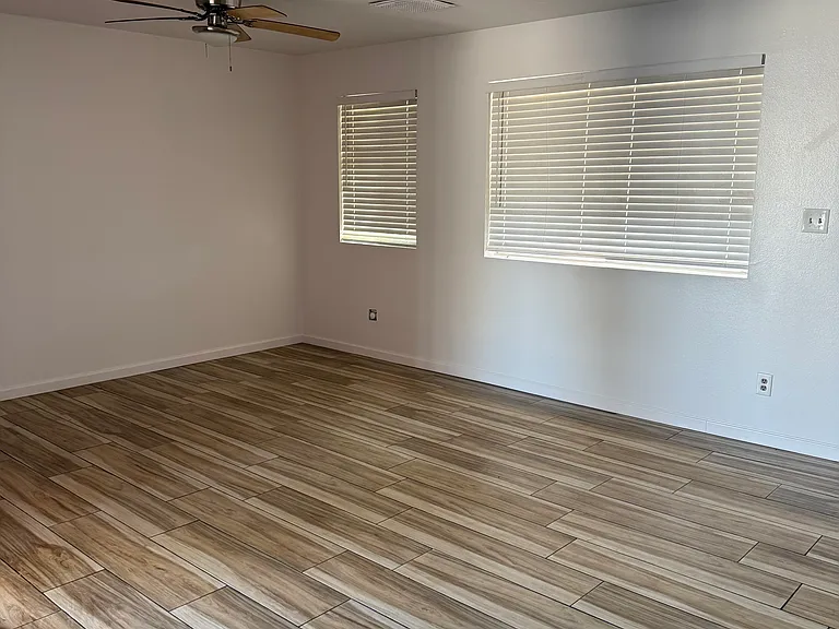 3735 W Golden Ln — Photo 2