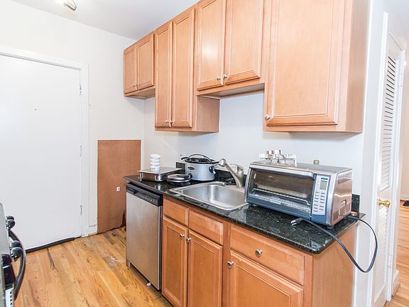 3rd image of 921 W Sunnyside Ave #9273S