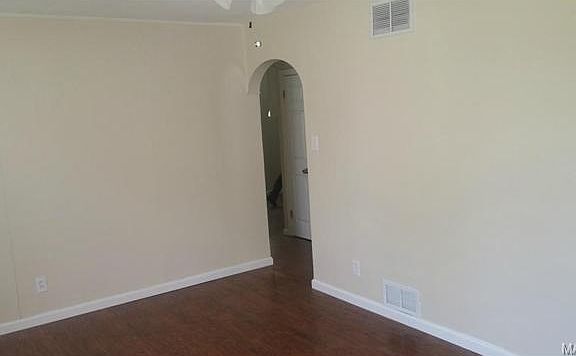 2nd image of 709 Beardsley Ct