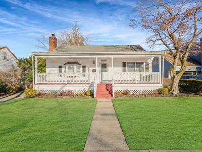 113 Yoakum Avenue, Farmingdale, NY, 11735
