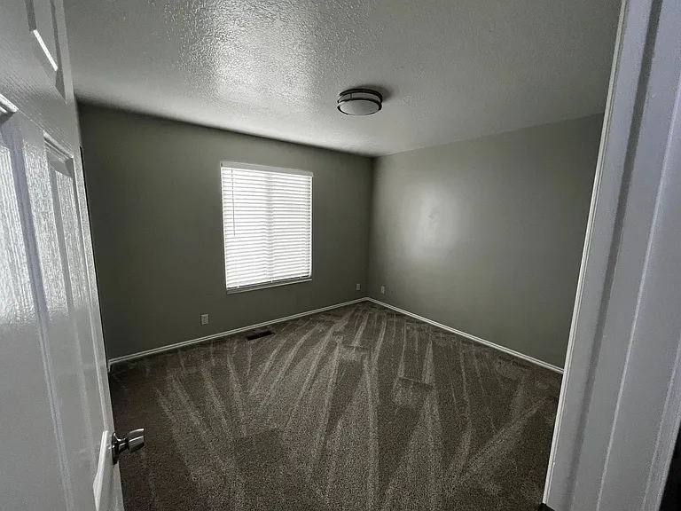 1442 N 900 W — Photo 18