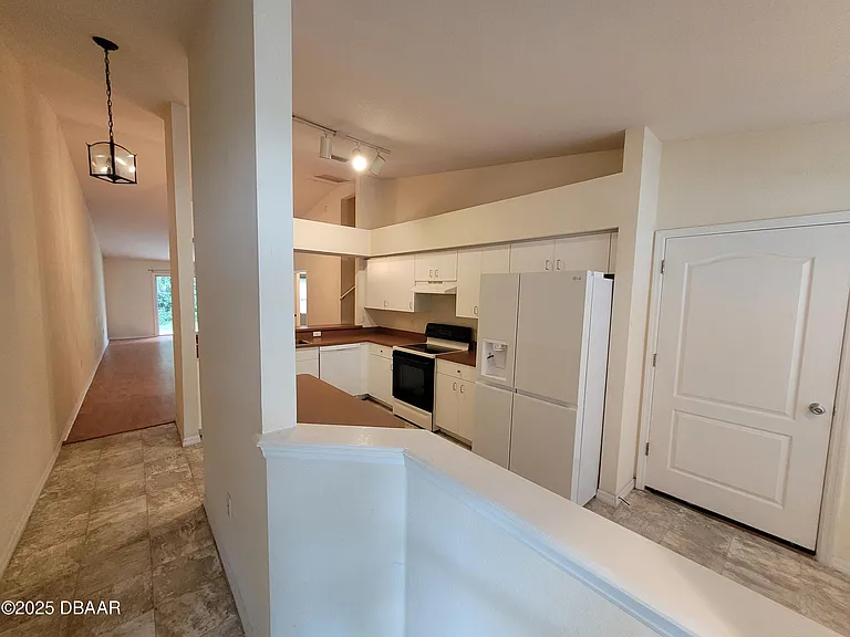 1018 Grand Hickory Cir — Photo 2