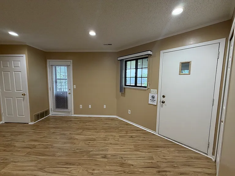 34917 Hamilton Dr #2 — Photo 5