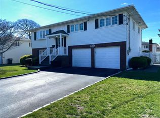 1522 Madison Ave, West Islip, NY 11795