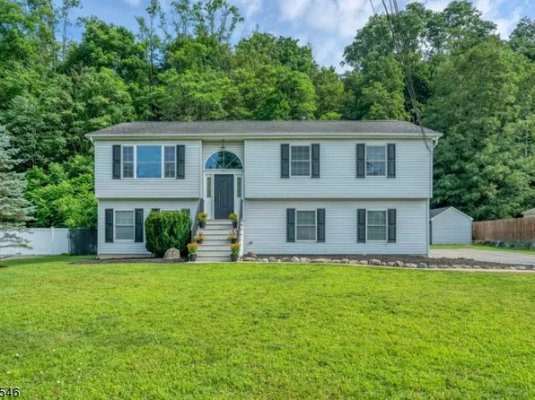 71 Passaic Ave, Ogdensburg Boro, NJ 07439