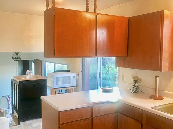 3rd image of 14749 Beyers Ln