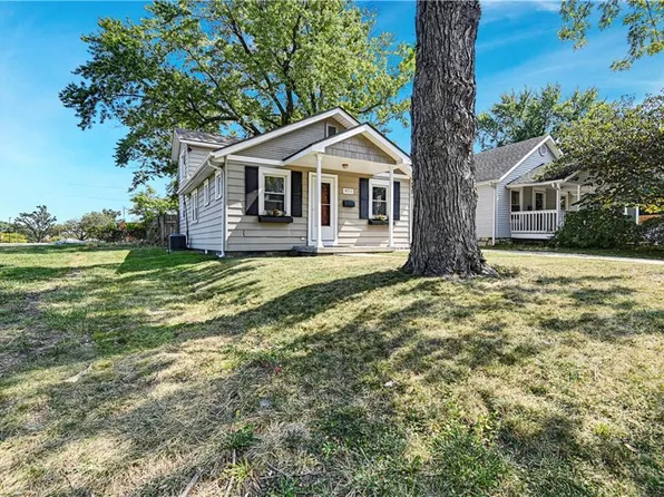 4711 Canterbury Rd, Mission, KS 66205