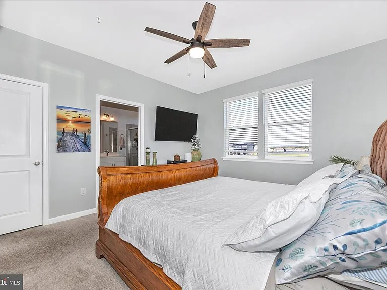 867 Amity St #1 — Photo 32