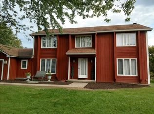 20 Falling Brook Rd, Fairport, NY 14450