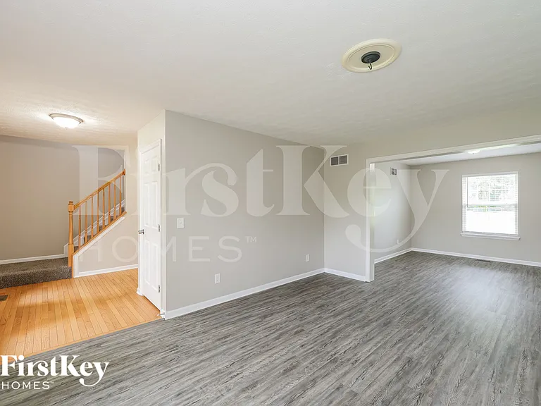 1211 Parkside Dr — Photo 9
