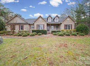 426 Pearl Bay Dr, New London, NC 28127
