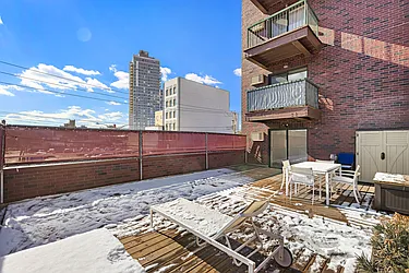 Sold by Thomas Lipovetsky, LREB