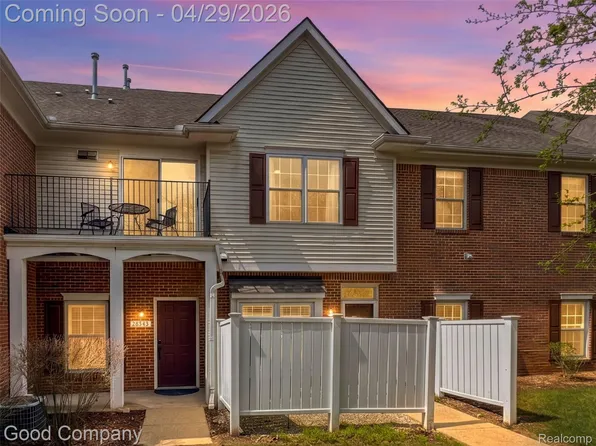 2854 Cottonwood Dr Unit B, Waterford, MI 48328
