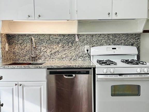 3rd image of 5162 Fulton St NW