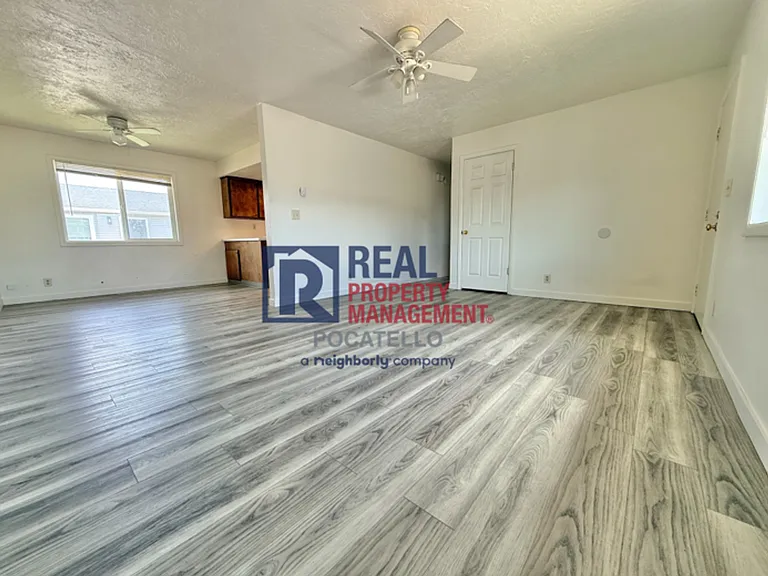 1256 Kinghorn Rd — Photo 7