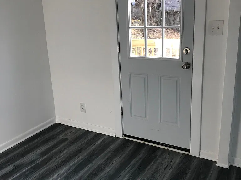 75 Lawrence Ave #A — Photo 19