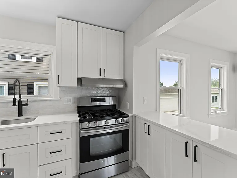 1818 Orange Rd — Photo 24
