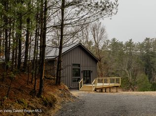 9 White Pine Ln, Barryville, NY