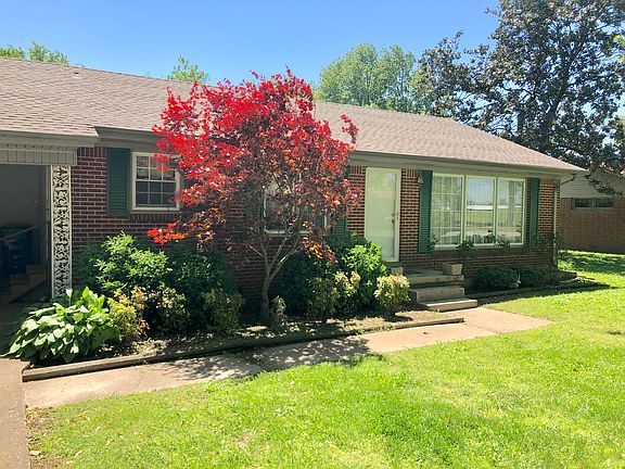2nd image of 907 Robin Hood Dr