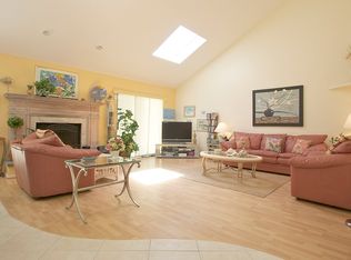 5 Whippoorwill Ln, East Quogue, NY 11946