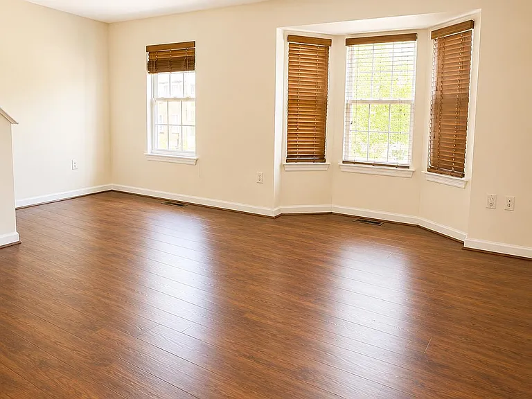 8809 Francisco Ct — Photo 5