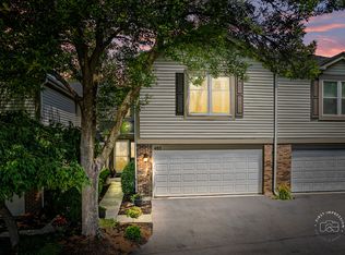 482 River Front Cir, Naperville, IL 60540