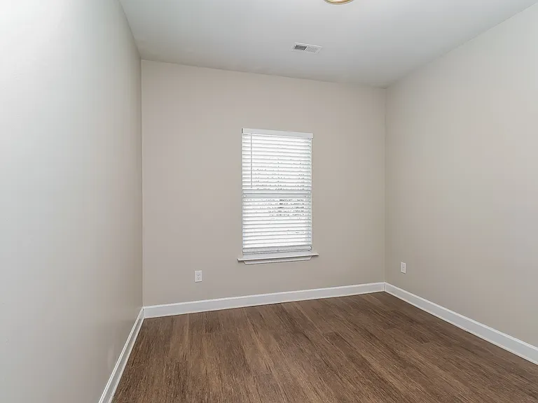 1020 N Oakwood St — Photo 12