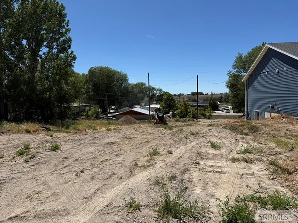 Arthur St, American Falls, ID 83211