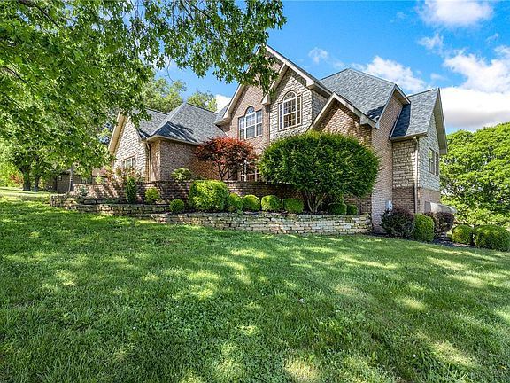4th image of 3323 Savannah Dr