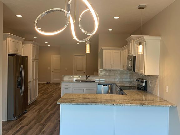 4th image of 2736 Sheila Ln