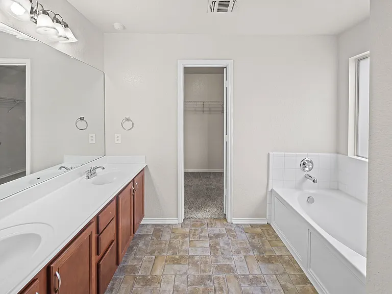 2127 Red Rock Xing — Photo 11
