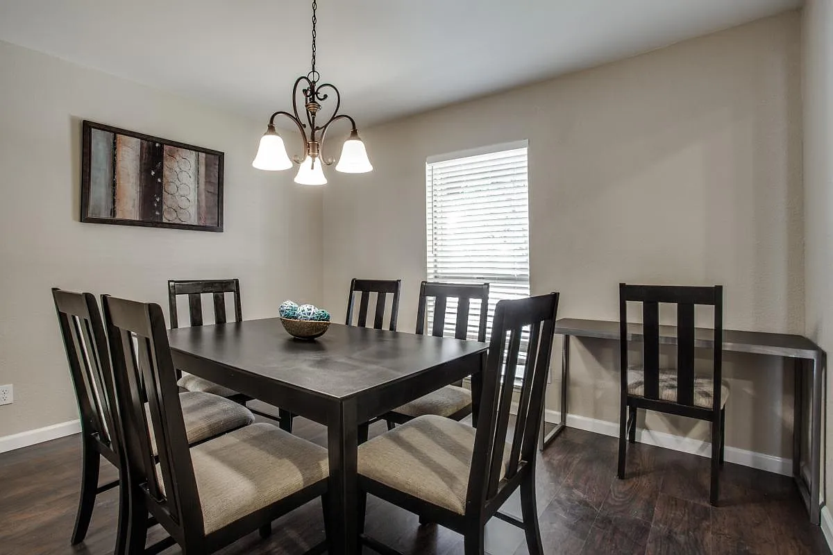 901 Goodwin Drive — Photo 3
