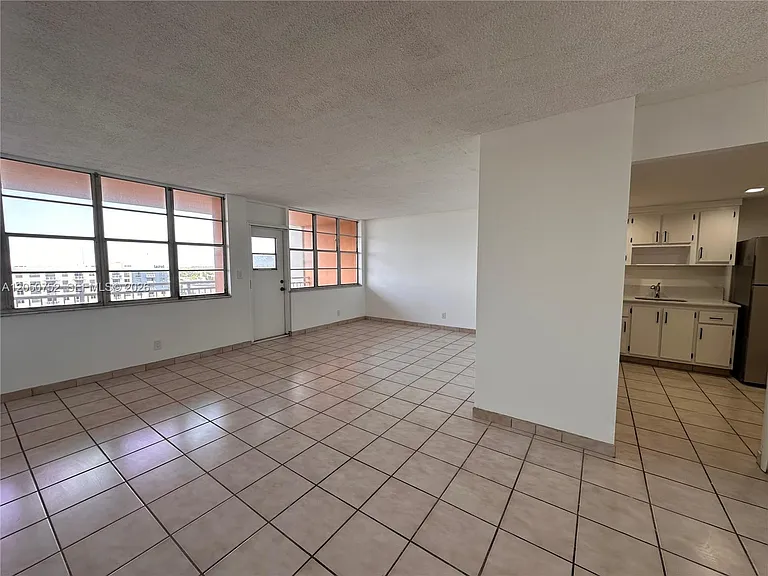 2025 NE 164th St #1008 — Photo 15
