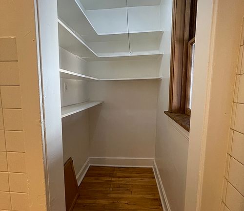 3rd image of 3815 N Wilton Ave #3
