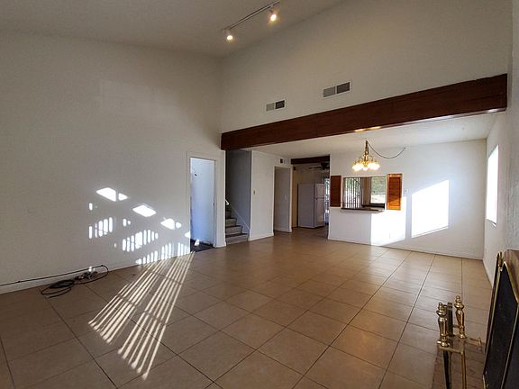 4th image of 4086 Arrowood Dr