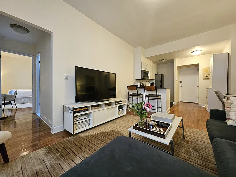 1378 Lexington Ave #3H — Photo 2