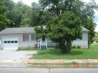 102 7th Ave NW, Winchester, TN 37398