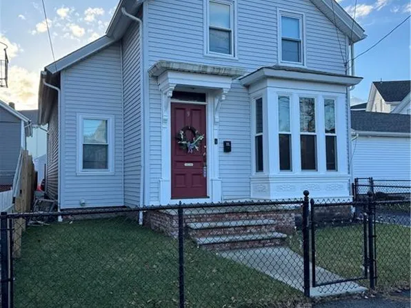 9 Daniel Ave, Providence, RI 02909