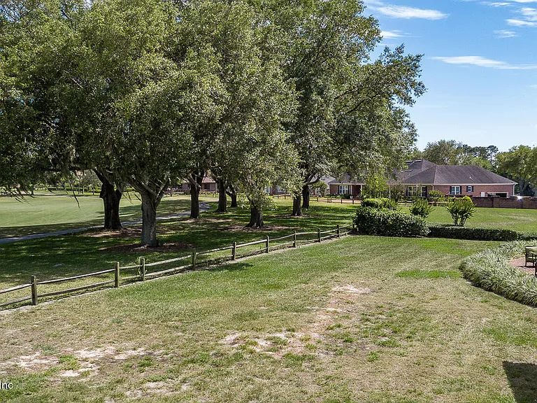7987 Hollyridge Rd — Photo 21