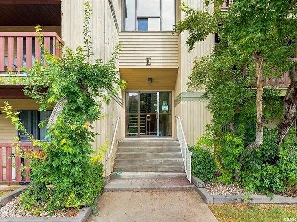 UNIT 207E-1121 McKercher DRIVE, Saskatoon, SK S7H 5B8
