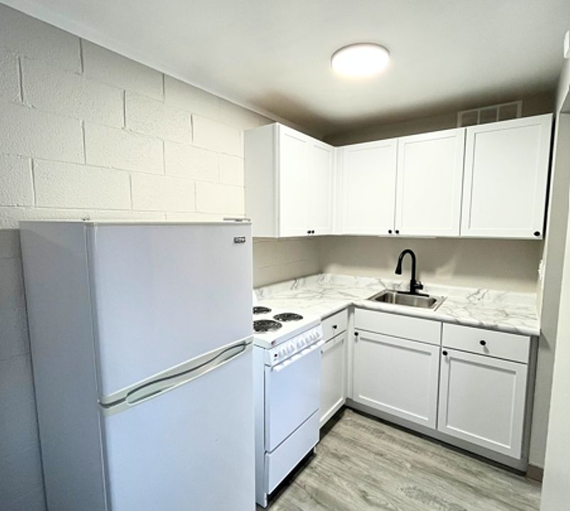 1st image of 1470 King Ave APT 12