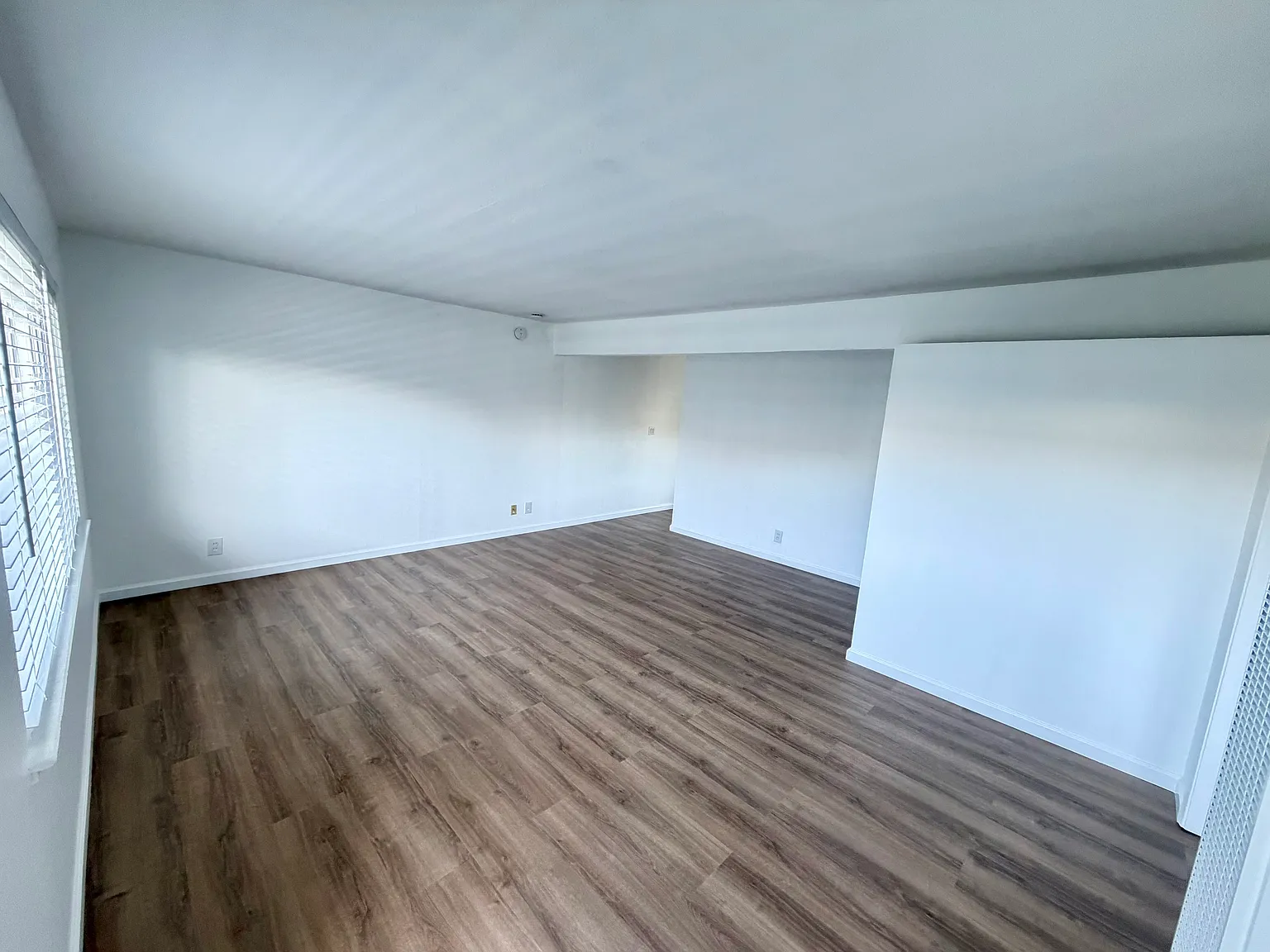 1 bed, 700 sqft, $2,385 — Photo 1