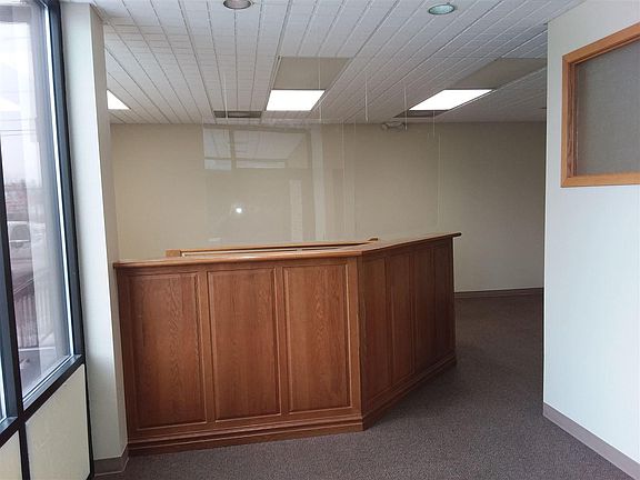 3rd image of 123 E Jackson Blvd