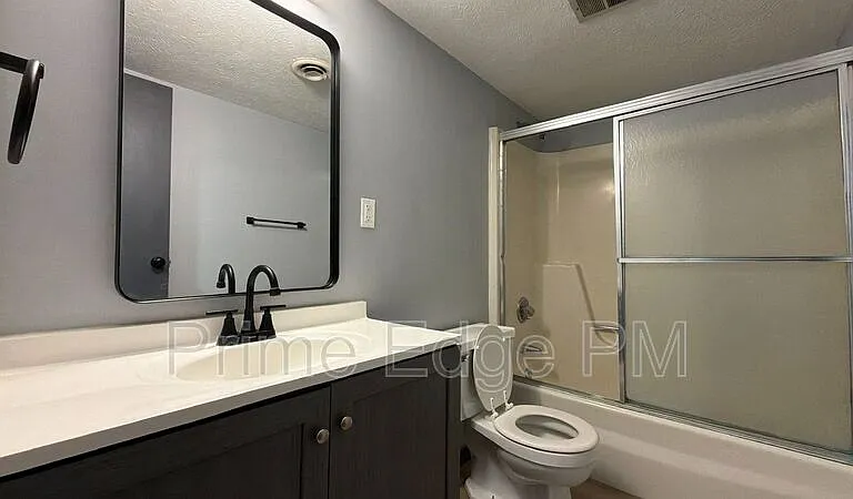 2343 B St #3 — Photo 14