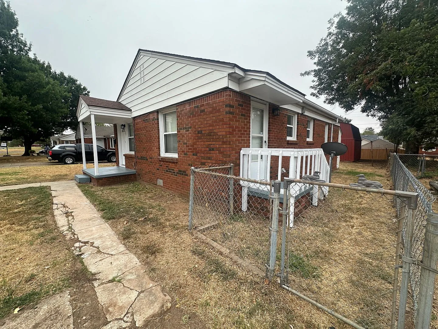 2 Bed, 1 Bath Duplex — Photo 4