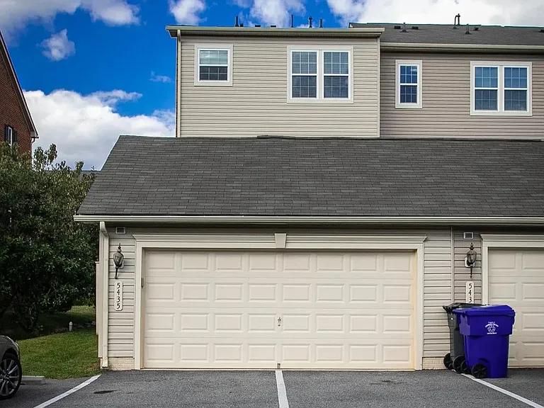 5435 Doubleday Ln — Photo 32