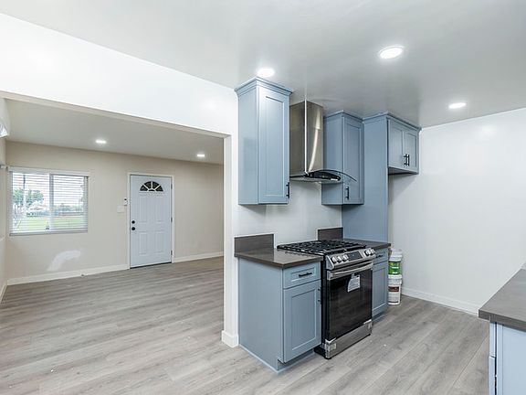 3rd image of 460 N Garfield Ave #D