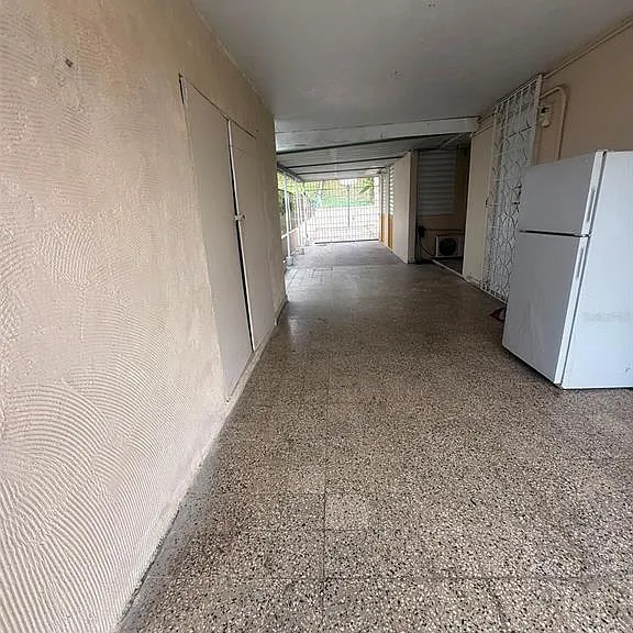 2 Calle 2 — Photo 6