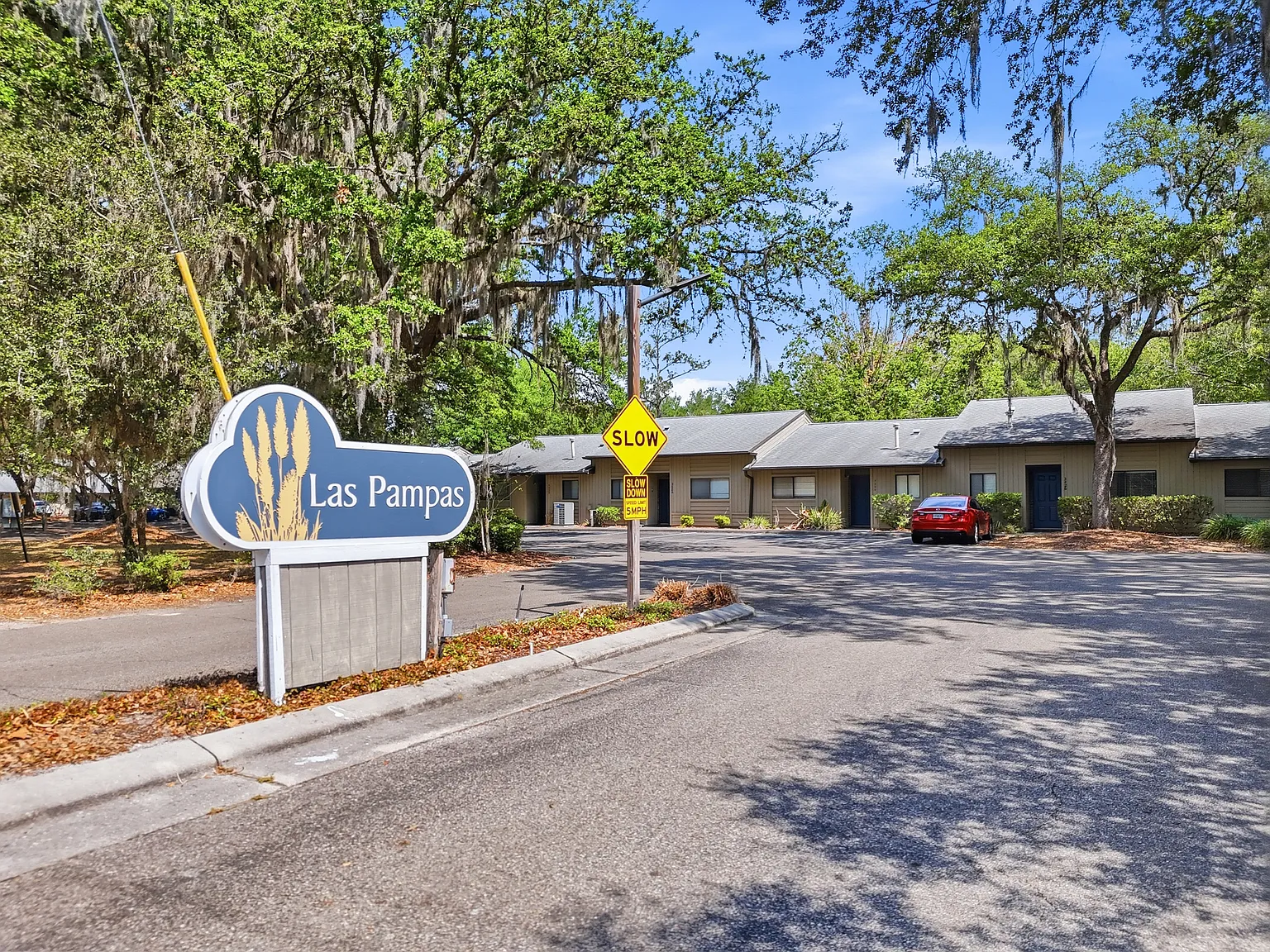 2 bed, 988 sqft, $1,600 — Photo 1
