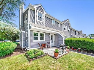 211 E Main St APT 37, Branford, CT 06405